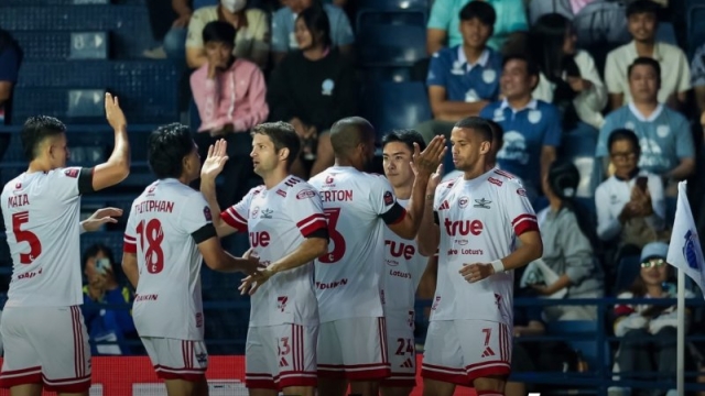 บุรีรัมย์ สุดช็อก !! โดน “ทรู แบงค็อก” บุกอัดคาบ้าน