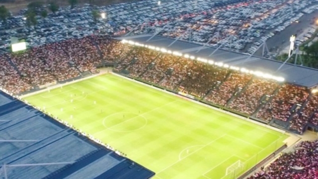 แฟนไทยห้ามพลาด นัดหน้าเดือดแน่ !! ช่องทางชมสด บุรีรัมย์ ตัวแทนประเทศไทย ปะทะ เซี่ยงไฮ้ เสิ่นหัว ทีมยักษ์ใหญ่จีน