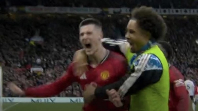 90+6 ขุนค้อน สุดช็อก !! โดน “แมนยู” บุกซัดทดเจ็บนาทีบาป