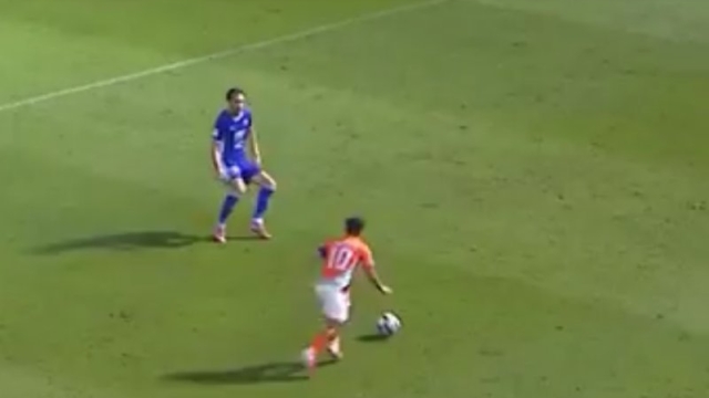 ไทยกระหึ่มเอเชีย !! ชมช็อต จักรพันธ์ แก้วพรม แข้งไทย 38 ปี โชว์คลาสเหนือชั้นบนเวทีเอเชีย ก่อนจัดแอสซิสต์สุดเฉียบ