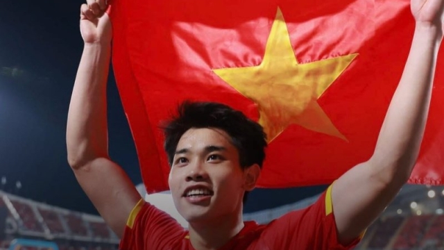 มาดริด - ฟรอนตาเล่ หลบไป !! ทีมดังแผ่นดินมังกรรุกปิดดีล “เหงียน ดินห์ บัค” ดาวซัลโวเอเชีย