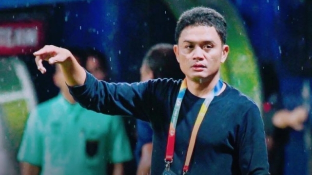 เกิดอะไรขึ้น !! “โจ้ 5 หลา” ยอดตำนาน โพสต์เคลื่อนไหว สะเทือนวงการบอลไทย หลังมีเหตุการณ์คุมทีม 2 นัดลาออก