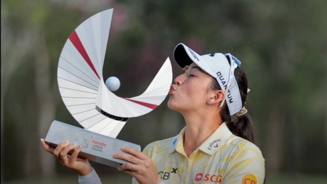 ไทยกระหึ่มมือ 1 โลก !! “โปรจีโน่” ทุบสถิติคว้า 8 แชมป์ ไทยคนแรกในประวัติศาสตร์ 