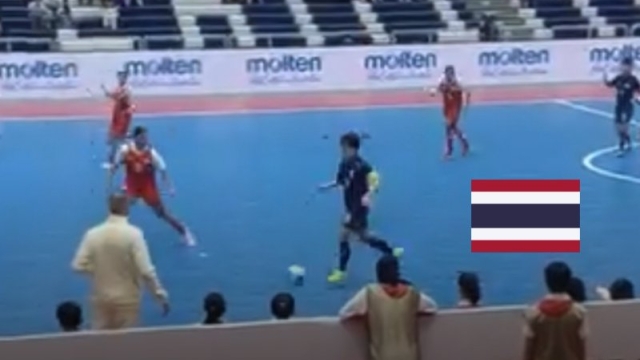 ชมช็อต “กัปตันทีมชาติไทย” กดด้วยซ้ายหนักๆ ทะลวงตาข่ายอินโดนีเซีย, ยิงแบบนี้จะป้องกันยังไง