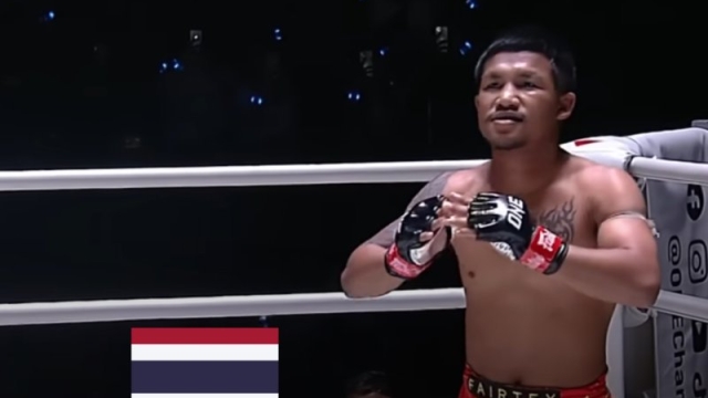 แฟนไทยห้ามพลาด คู่หยุดโลก !! รถถัง จิตรเมืองนนท์ ปะทะ “ทาเครุ”