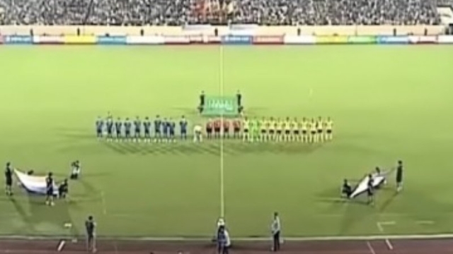 วันนี้เดือดแน่ !! แฟนไทยส่งใจเชียร์ “ทีมชาติไทย” ปะทะ ทีมชาติโมร็อกโก