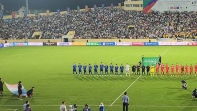 ด่วน !! แฟนไทยส่งใจเชียร์ “ทีมชาติไทย” ปะทะ ทีมชาติโมร็อกโก