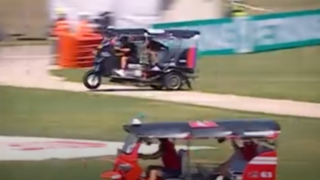 โด่งดังทั่วโลก !! เพจทางการ MotoGP โพสต์คลิปช็อตขึ้นหน้าหนึ่ง เหล่านักแข่งระดับโลก ดวลเดือด “ตุ๊กตุ๊กไทย”