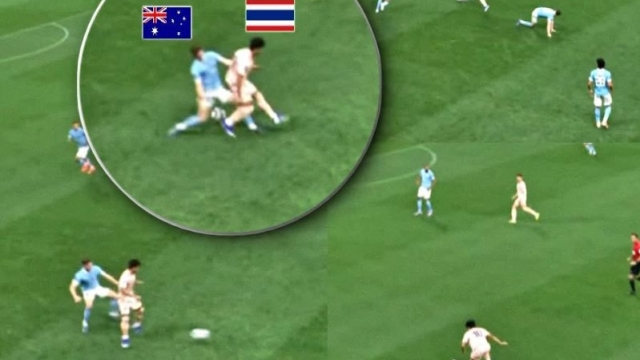 ออสซี่ อึ้งทั้งสนาม !! ช๊อตวินาที “ศุภณัฏฐ์” โชว์สกิลเทพ ไขว้ลอดด๊ากแข้งออสเตรเลีย กระชากหนีดื้อๆ