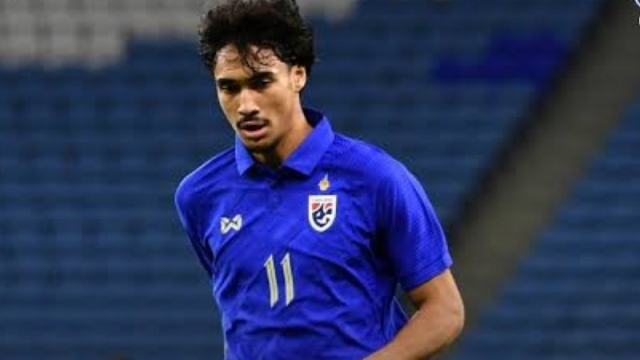 ไทยกระหึ่มฝรั่งเศส !! Lens FC โพสต์ขึ้นหน้าหนึ่ง “เอราวัณ การ์นิเย่” หลังจารึกประวัติศาสตร์นักเตะไทยคนแรก