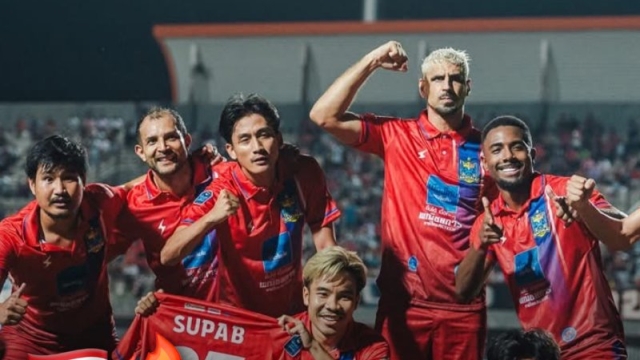 สะเทือนวงการฟุตบอลไทย !! บันทึกหน้าประวัติศาสตร์ ทีมอำเภอ T2 ฤดูกาลเดียว คว้าตั๋วขึ้นไทยลีก