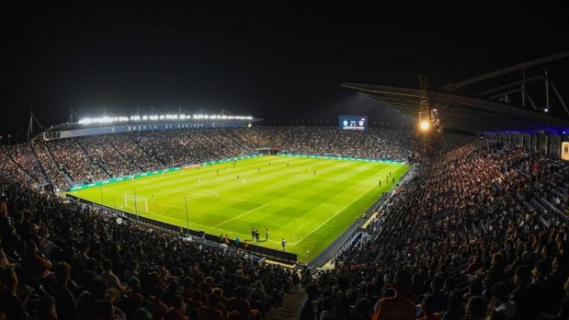 ด่วน !! กำลังจะลงสนาม 2 ช่องทางชม บุรีรัมย์ ยูไนเต็ด ปะทะ เมืองทอง ยูไนเต็ด