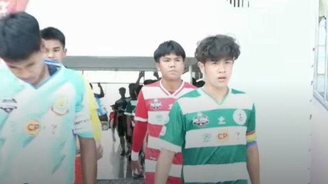 ยิงถล่มทลายเกินครึ่งโหล !! ชม “หมอนทองวิทยา” ปะทะ ภัทรบพิตร ศึกฟุตบอล แบล็ค ฮันเตอร์ ไอสคูล พรีเมียร์ลีก