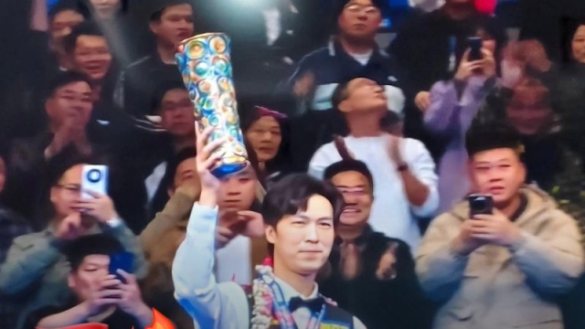 ไทยเขย่าเวทีโลก !! เอฟวัน อันดับโลกพุ่งสูงสุดในชีวิต หลังพลิกหน้าประวัติศาสตร์คว้าแชมป์โลก 