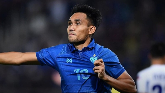 เรื่องวุ่นๆ แคมป์ช้างศึก 2 วันแรก !! นักเตะถอนตัวไปแล้วถึง 3 ราย ก่อนชี้ชะตาเอเชียดวลเติร์ก