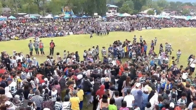 รอบชิง อย่างเดือด !! หมอนทองวิทยา ยิงขึ้นนำ รร.เบญจมราชรังสฤษฎิ์ 1-0