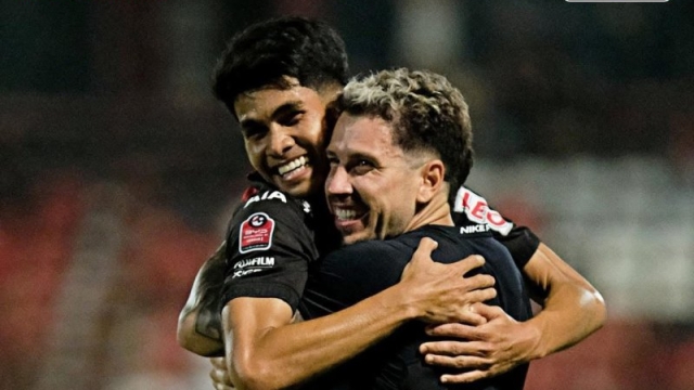 กิเลนคืนชีพ !! เมืองทอง พลิกนรกแซง “สิงห์ เชียงราย” คว้าสามแต้มสุดล้ำค่า