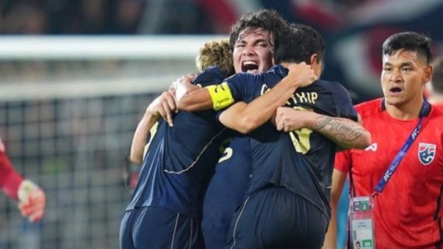 ชนาธิป โพสต์เคลื่อนไหว !! ฟ้องด้วยภาพ โจอุ้มเจ 2 คนสบายๆไม่หนัก แต่สิ่งที่ “เจ” เจอน่าจะหนักแน่