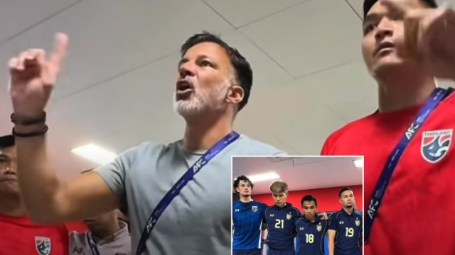 ขนแทบลุก !! ชมช็อตวินาที แอนโธนี ฮัดสัน จิตวิทยาระดับโลกของจริง !! บอกอะไรกับ “แข้งทัพช้างศึก” ก่อนลงสนามไปคว่ำเติร์ก คว้าตั๋วรอบสุดท้ายเอเชีย