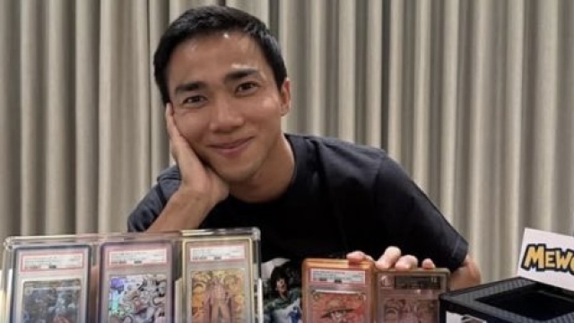 สุดทึ่ง !! ชนาธิป เปิดโฉมการ์ด 2 ใบราคาพุ่ง 1.9 ล้าน