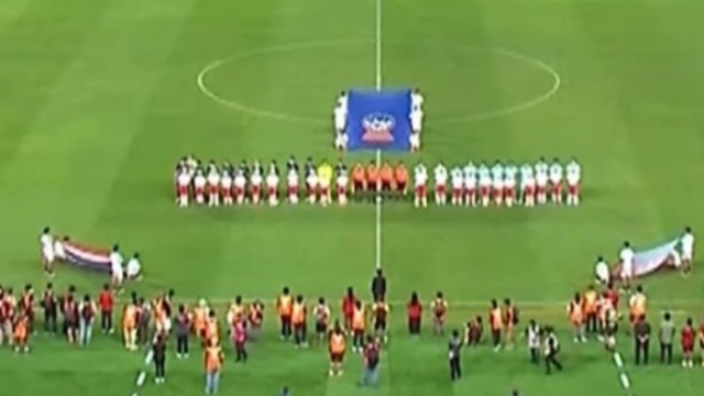 วันนี้เดือดแน่ !! ฟรีทีวีถ่ายทอดสด 2 ช่องทางชม “แข้งเทพ” (ไทย) พบ สวายเรียง (กัมพูชา)