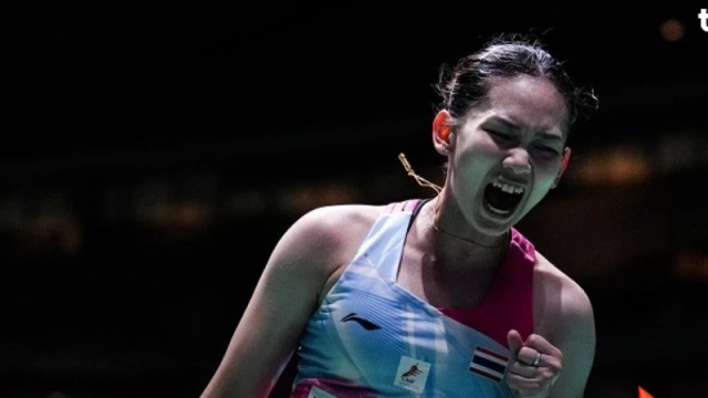 ไทยสะเทือนเวทีโลก !! นักตบลูกขนไก่สาวทีมชาติไทย โชว์ฟอร์มสุดแกร่งไล่อัด “ทีมชาติสเปน” ยับเยิน ศึกชิงแชมป์โลก