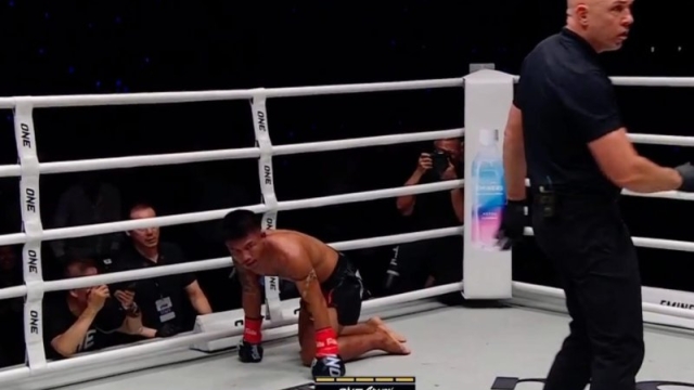 สุดช็อก !! รถถัง โดน TKO ดวลเดือด ทาเครุ เซกาวา ช็อกแฟนมวยที่ญี่ปุ่น