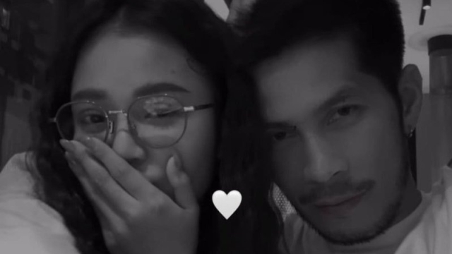 “กัปตันช้าง” กฤษดา วงษ์แก้ว อดีตกัปตันทีมชาติไทยลงสตอรี่ภาพคู่ “ลำไย ไหทองคำ” ใส่อิโมจิ ฮือฮาสะเทือนวงการ !!