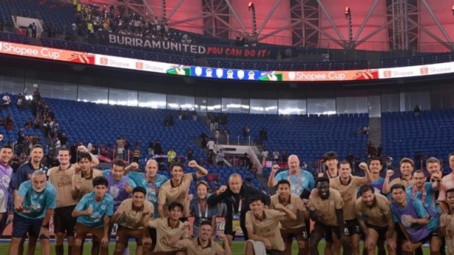 ความรู้สึกแฟนอาเซียน !! หลังเห็นทีมไทย “บุรีรัมย์” ฟอร์มโหดบุกถล่ม JDT ยักษ์ใหญ่มาเลย์ คาบ้าน
