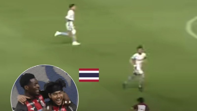 ชมช็อต “ธีรภัทร ปรือทอง” โชว์ฟอร์มโหดร่างทอง ลงมาแผลงฤทธิ์ทันที ลากลุยใส่ทีมญี่ปุ่น แอสซิสต์พาทีมพังประตูคู่แข่ง
