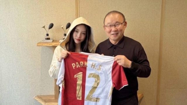 สะเทือนไทยลีก !! เปิดตัว “ปาร์ค ฮัง ซอ” คุมทัพล่าแชมป์