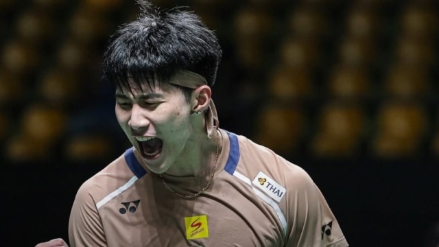 ไทยสะเทือนเวทีโลก !! “อิคคิว พณิชพล” พลิกแซงโค่นจีนท็อป 7 ของโลก ทะลุเข้ารอบ
