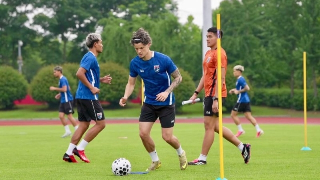 ชมช็อต “ทีมชาติไทย” ชุดใหญ่ ลงซ้อมครั้งแรก ที่ จินหัว สปอร์ต เทรนนิ่ง เซ็นเตอร์ สาธารณรัฐประชาชนจีน