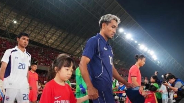 ธีรศิลป์ แดงดา เจอเองกับตัว !! เปิดใจหมดเปลือก หลัง “ทีมชาติไทย” บุกดวลเดือด ทีมชาติจีน
