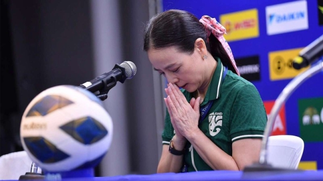 ช่องทางถ่ายทอดสด !! มาดามแป้ง ร่วมกับสมาคมฟุตบอลเตรียมแถลงการณ์ข่าวใหญ่วันนี้