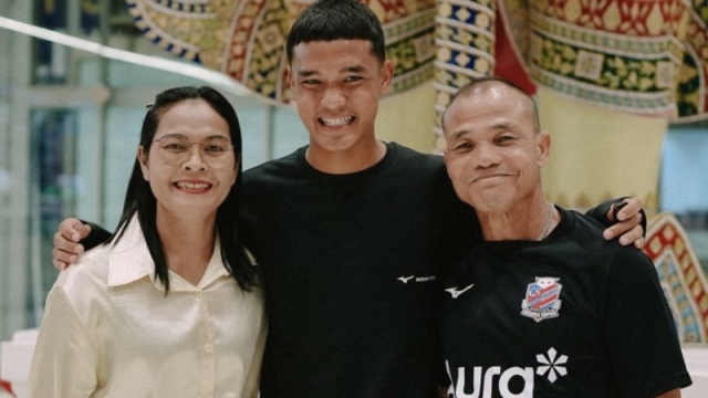 ลุ้นเซ็นสัญญา !! ทีมญี่ปุ่นเรียกตัว “แข้งทีมชาติไทย” ดีกรีรางวัล MVA (Most Valuable Attacker) บินทดสอบฝีเท้า