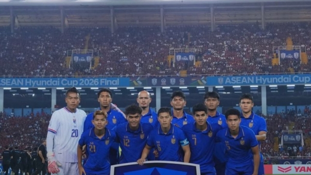 เวียดนามแทบช็อก !! สื่อต่างประเทศยก 2 แข้ง “ทีมชาติไทย” เจ๋งกว่าเวียดนามทั้งทีม