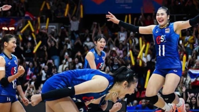 เจ้าภาพจีน ช็อกคาบ้าน !! โดน “วอลเลย์บอลหญิงทีมชาติไทย” ทุบแซงชนะ ผงาดแชมป์เอเชีย คว้าตั๋วไปโอลิมปิกครั้งแรกในประวัติศาสตร์