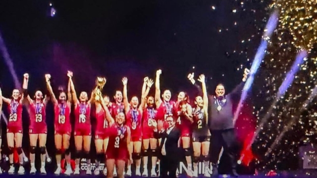 “วอลเลย์บอลหญิงทีมชาติไทย” จารึก 4 ประวัติศาสตร์ !! หลังบุกโค่นยักษ์ใหญ่จีนคาบ้าน
