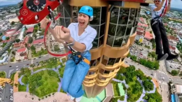 สนามตบมันเล็กไป! ทัดดาว ฉลองตั๋วโอลิมปิกสุดหลุดโลก ทะยานฟ้าโหน Zipline เรียกเสียงกรี๊ด