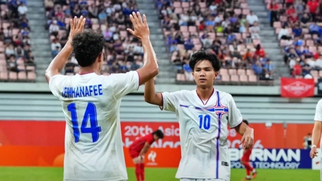 ไทยแซงญี่ปุ่น !! อัพเดทสถานการณ์กลุ่มไทย หลัง “ทีมชาติไทย” ฟอร์มโหดถล่มยับ ทีมชาติฮ่องกง  