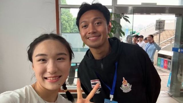 ฮือฮา !! เฉิน อวี้เจี๋ย สาวน้อยแสนสวยลมกรดจีนเร็วสุดเอเชียนเกมส์ ขอถ่ายภาพคู่ “บิว ภูริพล” โด่งดังไปทั่วเอเชีย