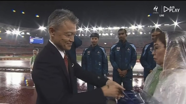 สุดยอด เทพบิว !! วินาทีขอให้ “เฉาก๊วย” ขึ้นโพเดียมแทน เพื่อรับ “เหรียญประวัติศาสตร์” เอเชียนเกมส์ 2026 ครั้งสุดท้าย