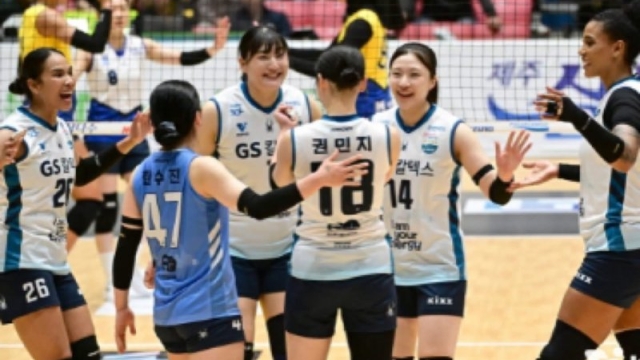 “โมเม ธนัชชา” ฟอร์มสุดร้อนแรง !! มือตบสาวทีมชาติไทยกระหึ่มเกาหลีใต้ ถล่มคู่แข่งยับ ทะลุรอบรองชนะเลิศ