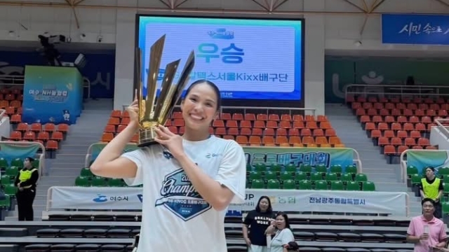 เกิดอะไรขึ้น !! “โมเม” ธนัชชา สตาร์สาวทีมชาติไทย จะลงโพสต์ชี้แจงประเด็นร้อนทีมชาติ
