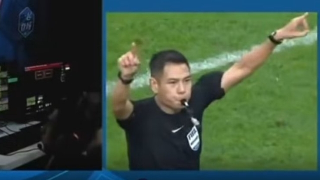ช็อตนี้ไทยลีกไม่เคยได้เห็น !! วินาที “เปาโค้ช” เปาไทย สปีกอิงลิชเช็ค VAR ซุปเปอร์บิ๊กแมตช์ โด่งดังทั่วแผ่นดินจีน