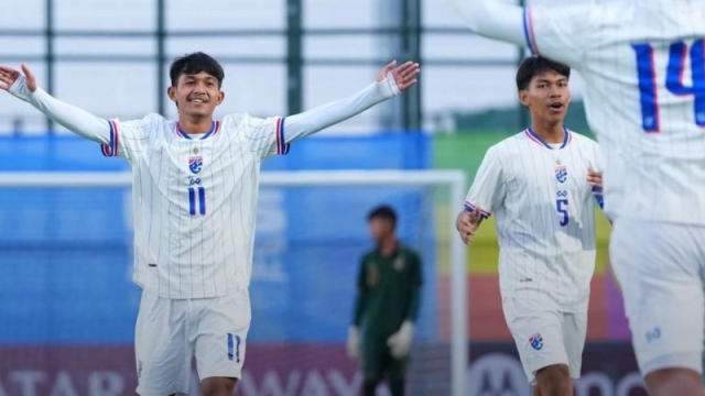ไทยสะเทือนเวทีโลก !! “ทีมชาติไทย” ถล่มคู่แข่งยับ ทะลุชนทีมชาติญี่ปุ่น ศึกฟุตบอลโลก U15